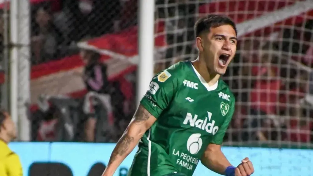 Giménez lleva once partidos en Sarmiento y ya le había marcado un gol a Instituto el semestre pasado.
