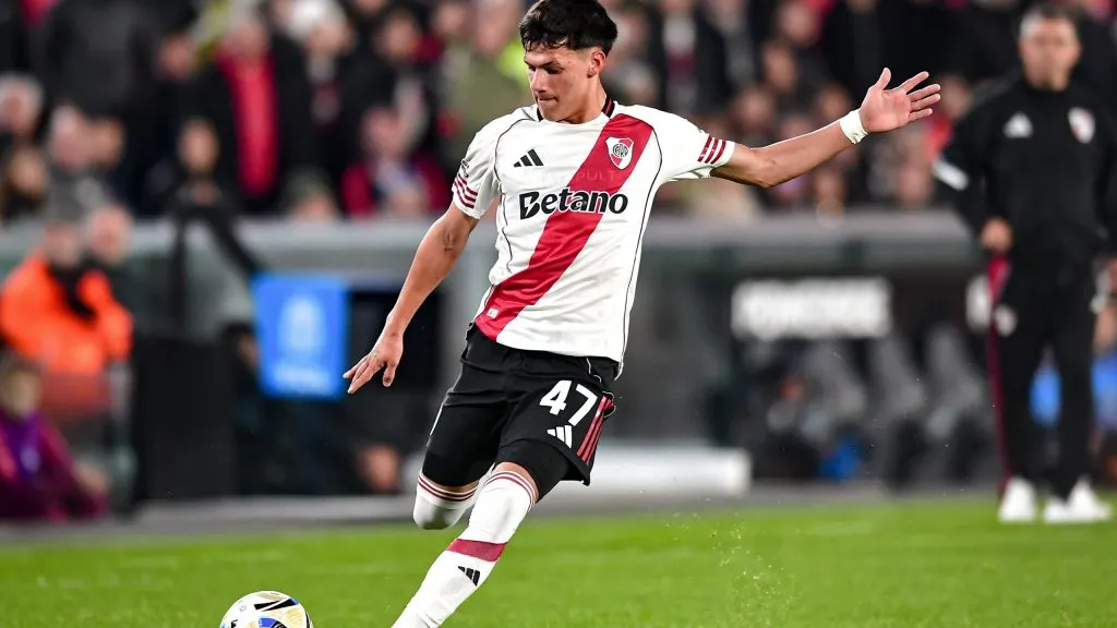 Meza debutó en River y tuvo un buen partido.