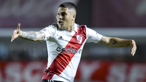 Hasta cuándo firmará Juanfer en River.