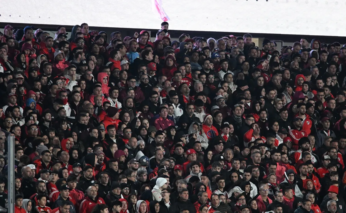 Buscate en las tribunas del Monumental