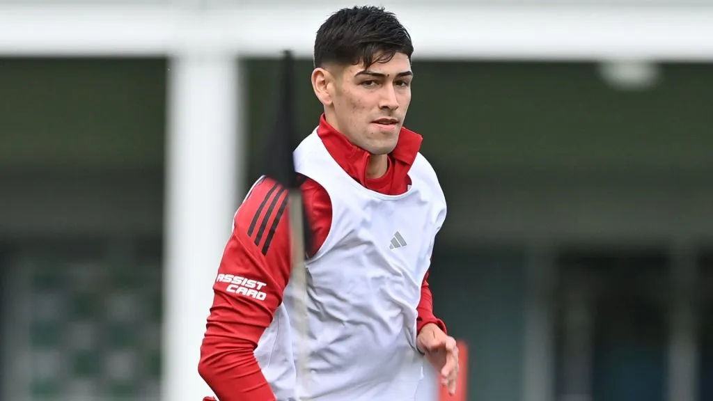 Lautaro Rivero estará disponible para jugar ante Independiente.