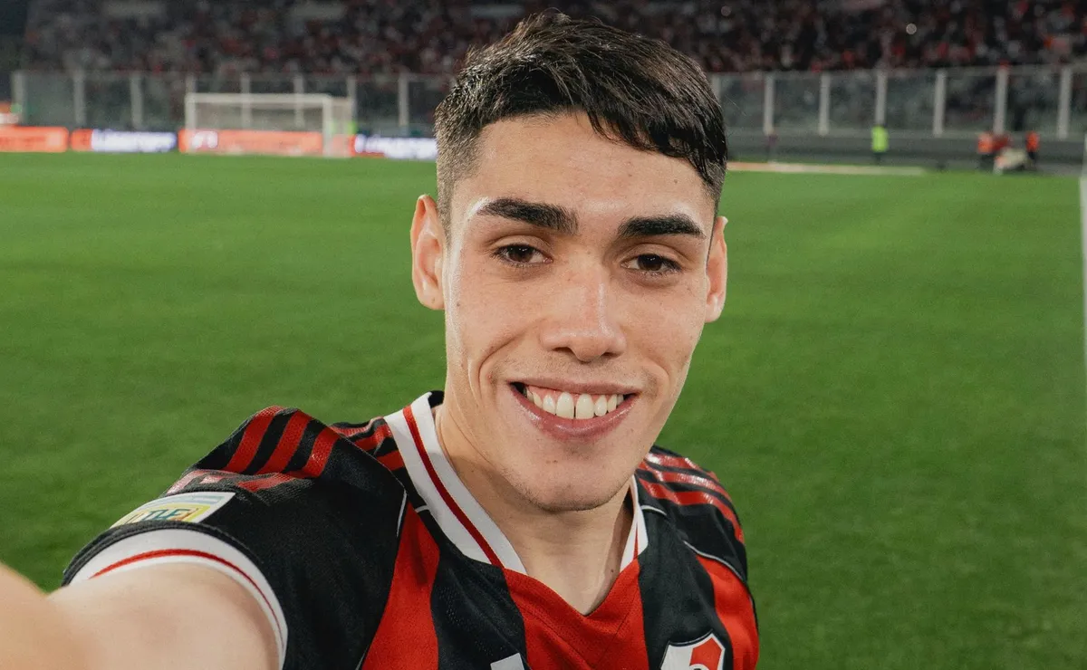 El juvenil tiene nuevo acuerdo con el club.