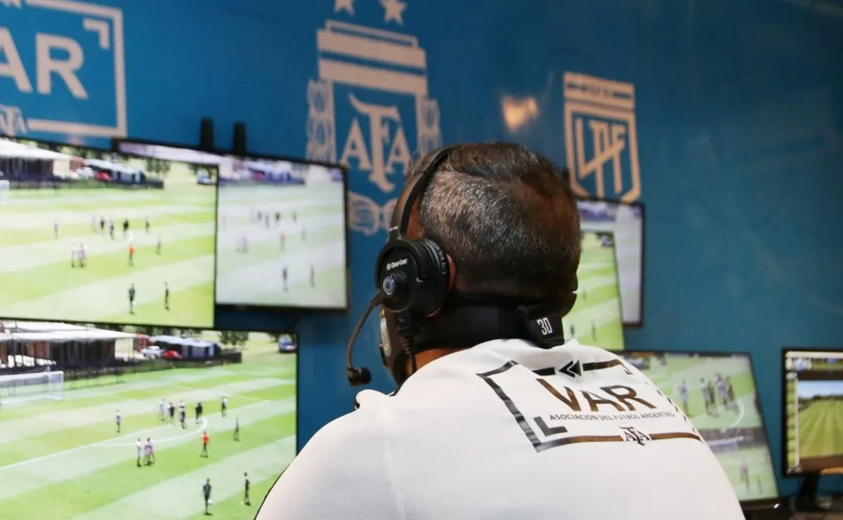 IFAB analiza un importante cambio en el VAR.