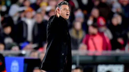 Gallardo define el 11 vs. Libertad.