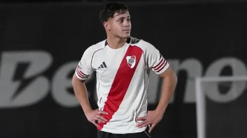 El juvenil renovó su contrato con River.