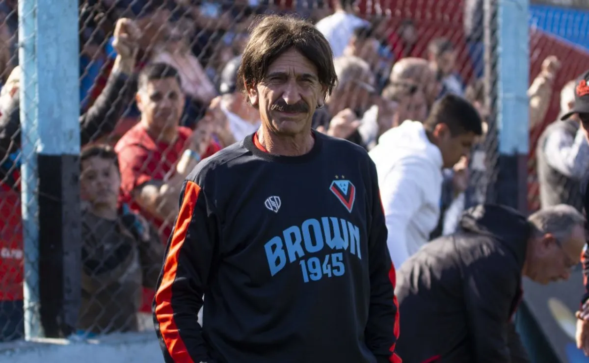 Un histórico DT del ascenso comenzó a trabajar en Escuelas River