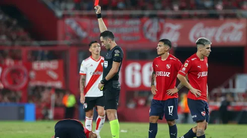 Arasa, árbitro de esta tarde, dirigió Independiente vs. River en 2024.