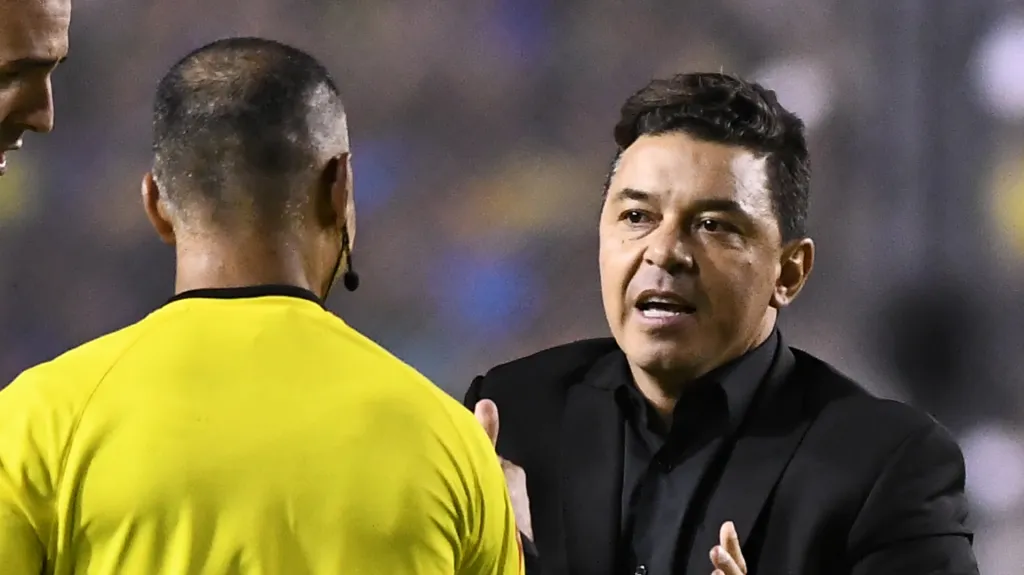 El reclamo de Gallardo a Sampaio en 2019 (Foto: Getty)