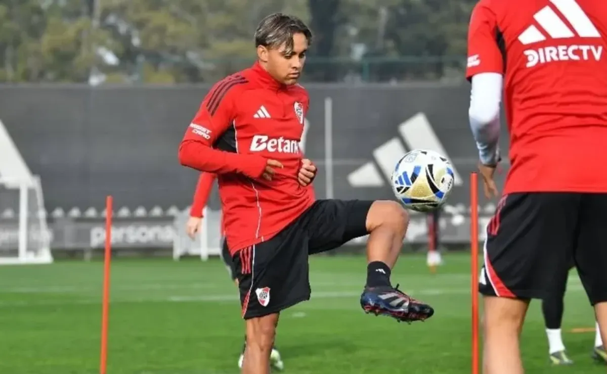 Woiski será titular en Reserva nuevamente y continúa sumando minutos, a la espera de una oportunidad en el primer equipo.