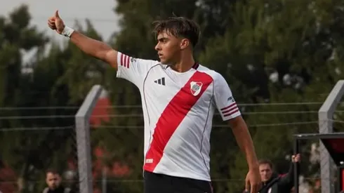 Woiski fue titular frente al Tomba.