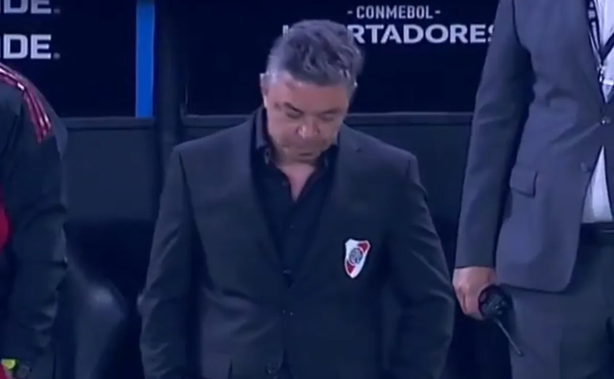 Gallardo se mostró muy molesto en Paraguay.