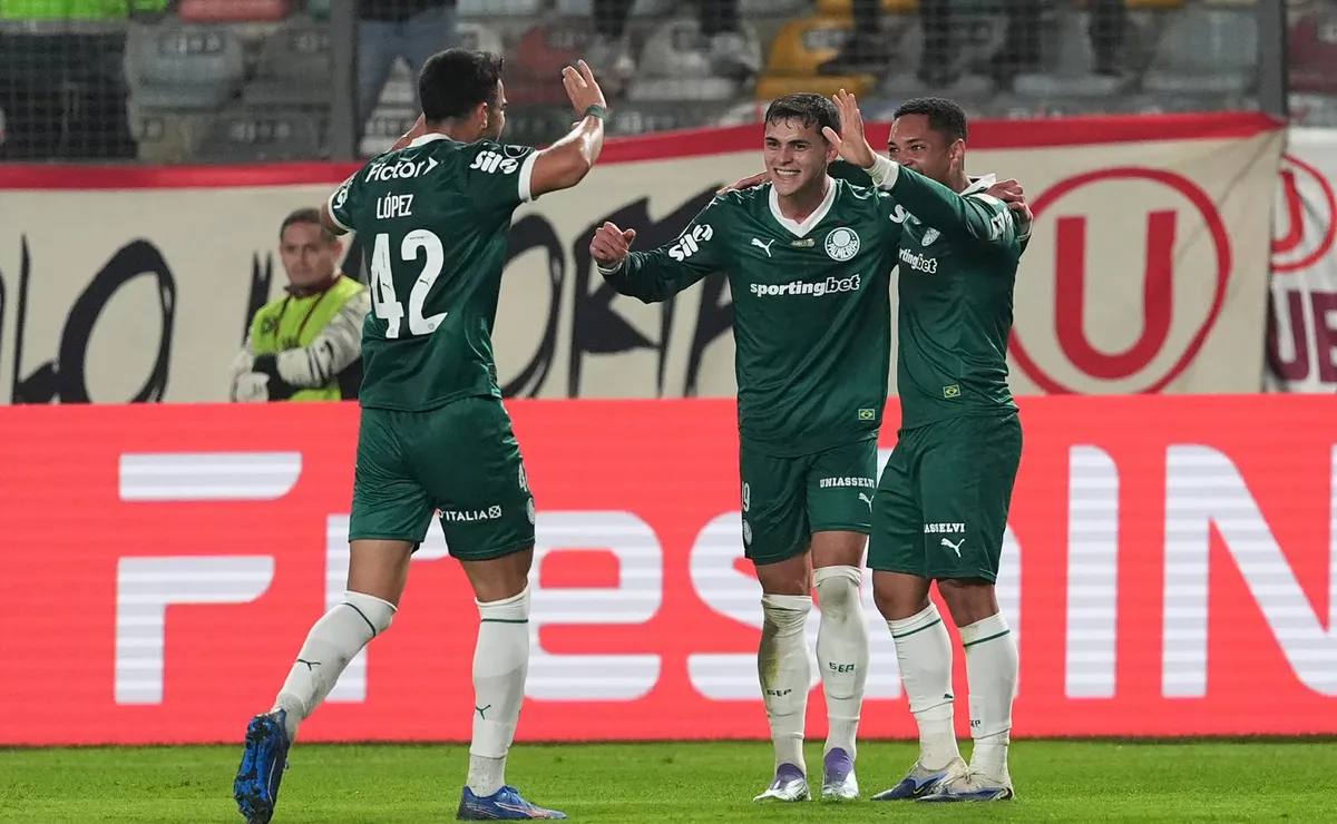 Palmeiras metió un pie y medio en cuartos y espera por River o Libertad.