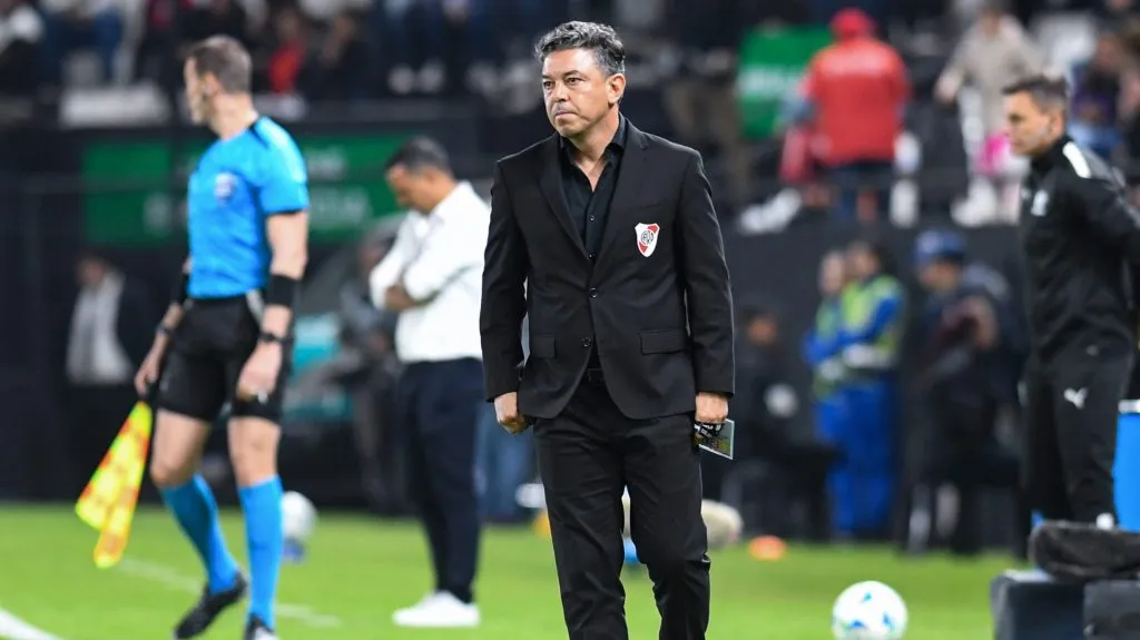 Gallardo piensa en la formación que pondrá este domingo en el Monumental.