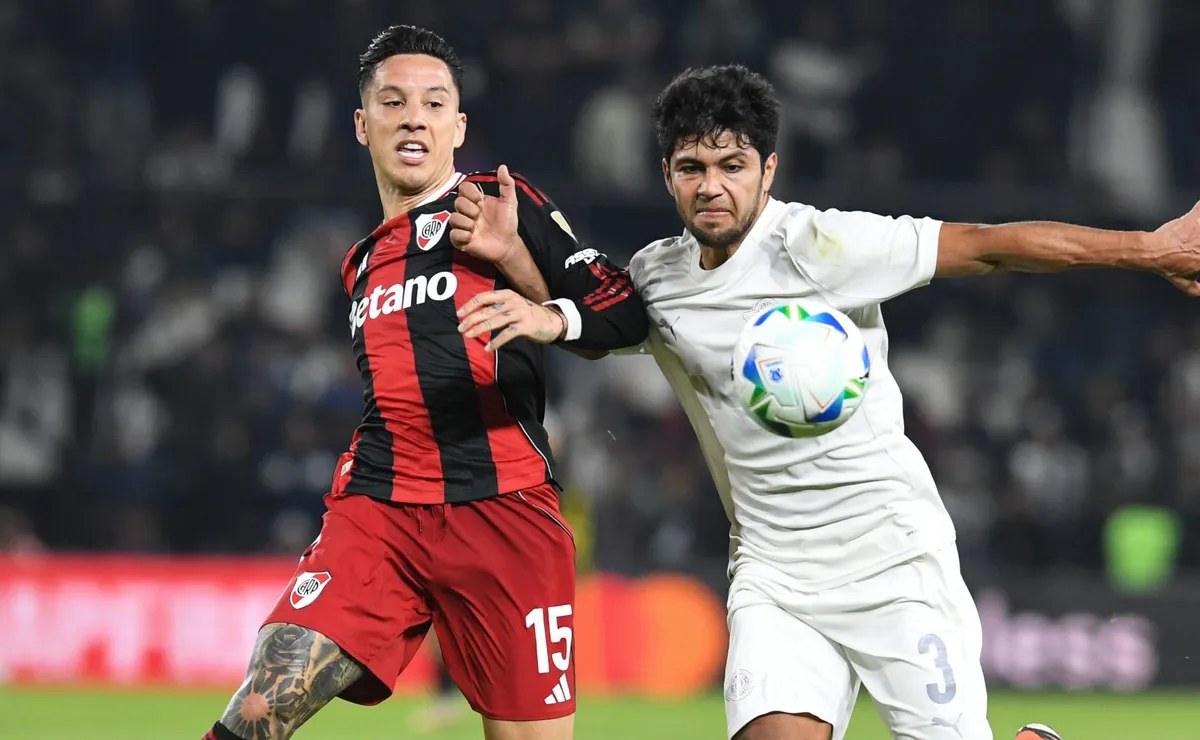 River va por el pase a cuartos ante Libertad.