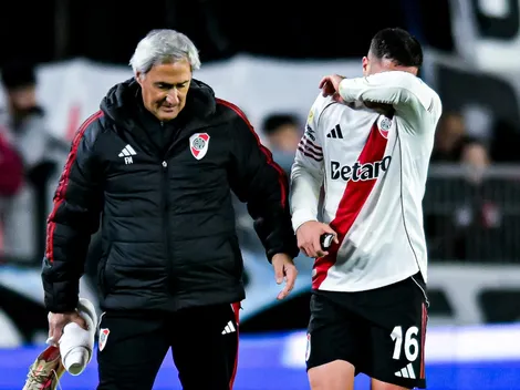 Malas noticias en River: Bustos se lesionó y pidió el cambio