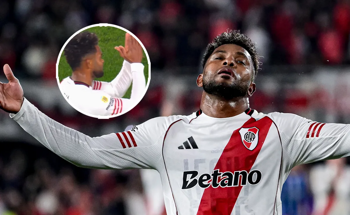 Borja le hizo un particular gesto a los hinchas.