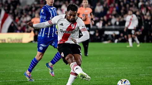 Otro posteo de Borja tras fallar dos goles ante Godoy Cruz.