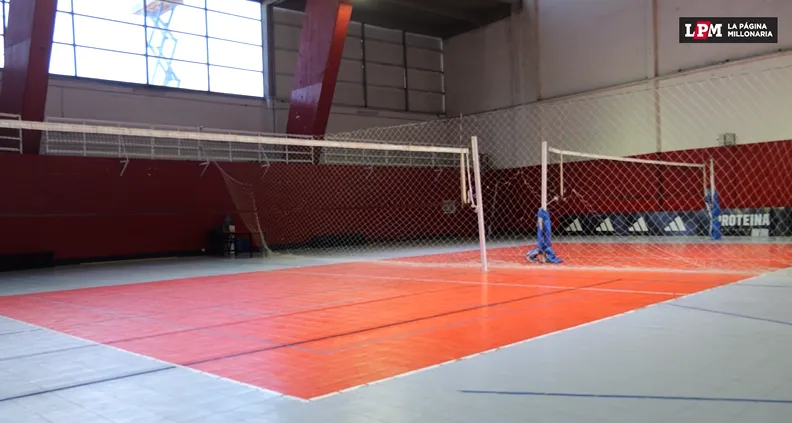Nuevo piso de la cancha de volley.