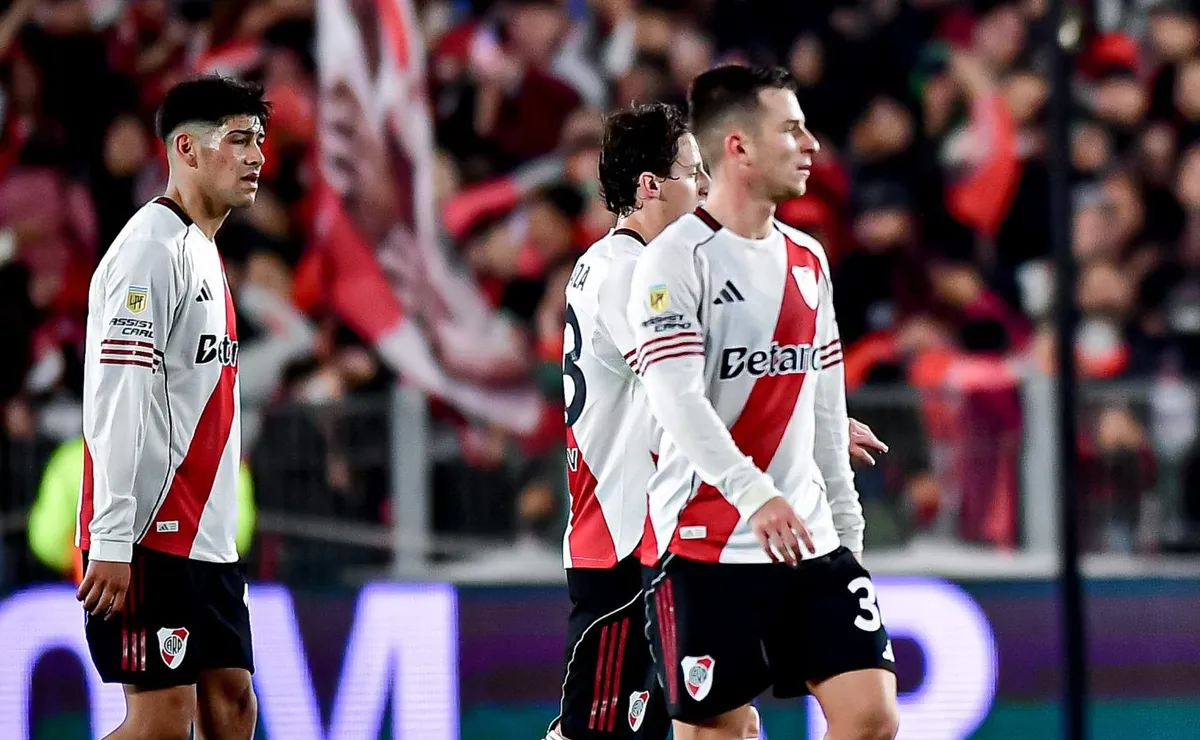 El volante de River que no levanta su nivel.