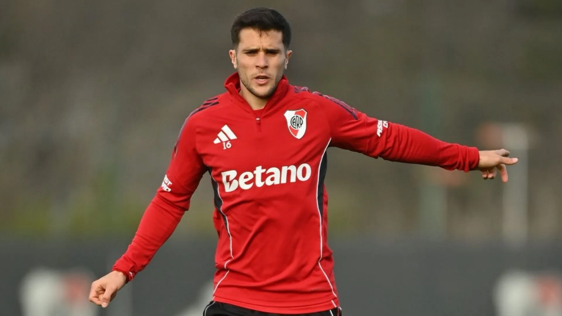 Bustos podría ingresar en una posible negociación con Atlético Mineiro por Vera.