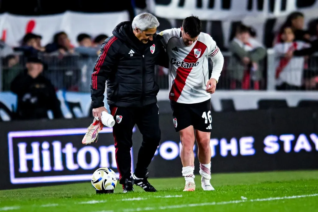 Bustos se retiró de la cancha frente a Godoy Cruz con mucho dolor en su tobillo.