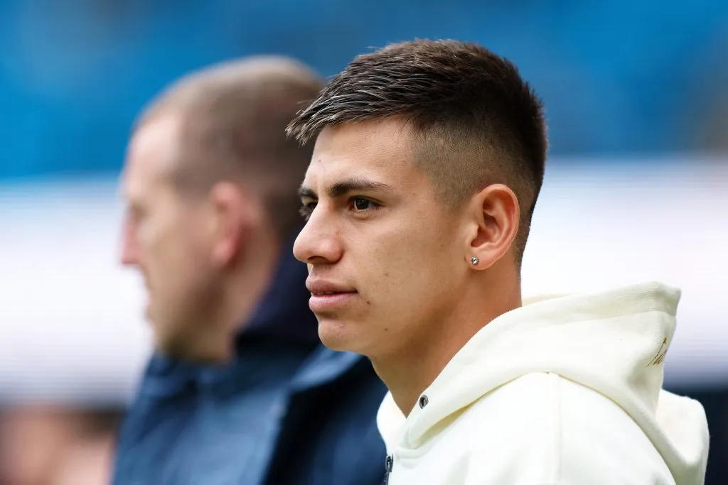 Claudio Echeverri pasará de jugar en Manchester City a Bayer Leverkusen.