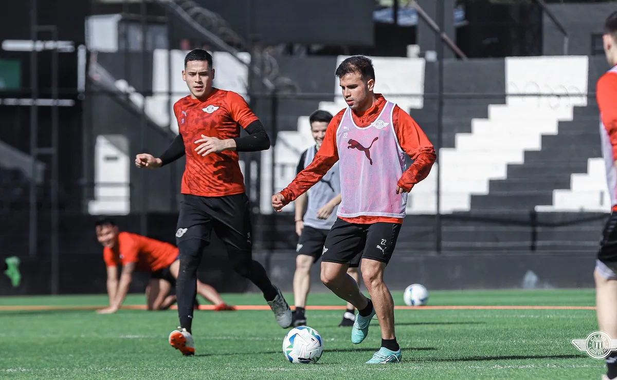 Libertad entrenó en su propia cancha.