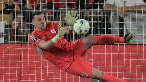 El Pulpo tapó y Lito emocionó a los hinchas.