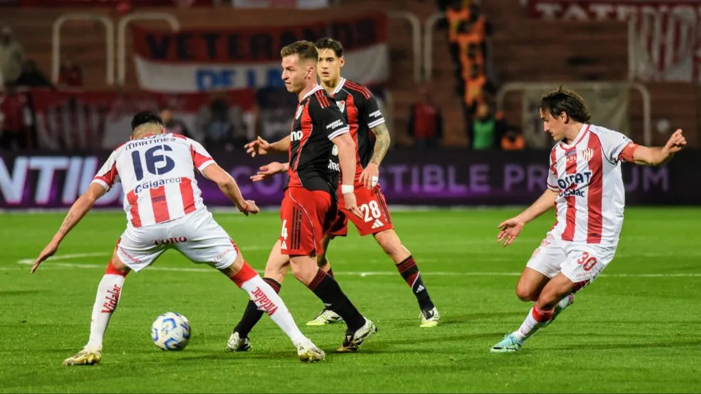 River jugó un partido bastante flojo ante Unión en Mendoza.