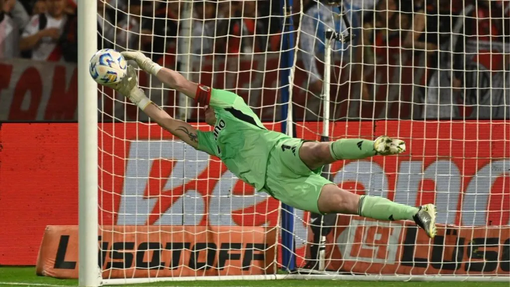 Armani se convirtió en el héroe, otra vez.