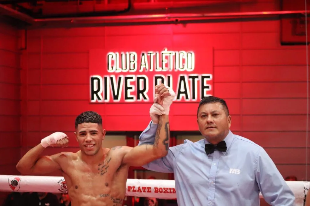 Javier “Pantera” Cardozo debutó con victoria en River Boxing Team.