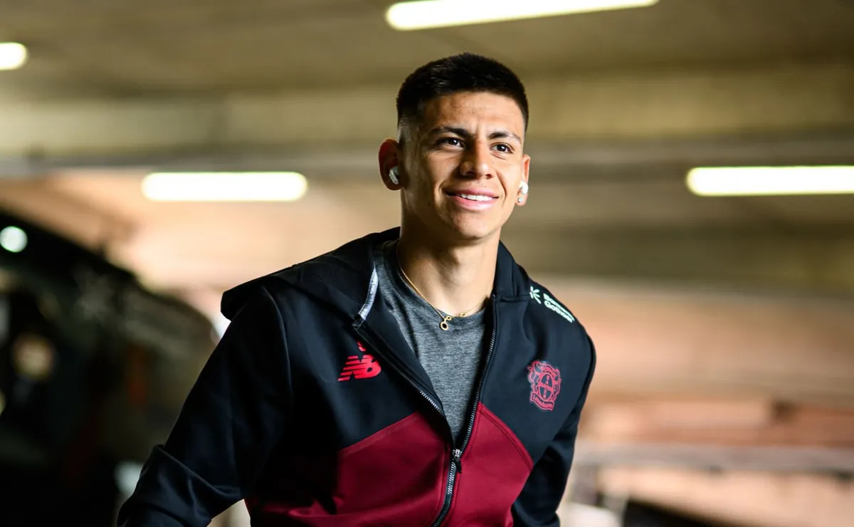 Echeverri ilusiona a la gente del Leverkusen.