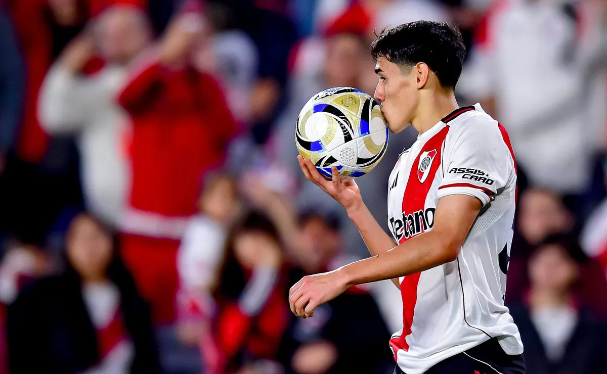 Lencina tiene una zurda encantadora para los hinchas de River
