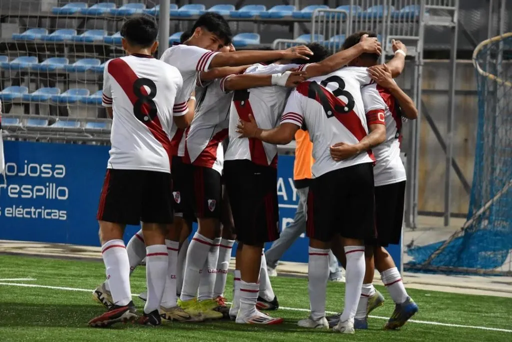 El Sub 18 de River que disputa el Mundial Juvenil en España se impuso 3 a 1 ante el Como de Italia en el debut.
