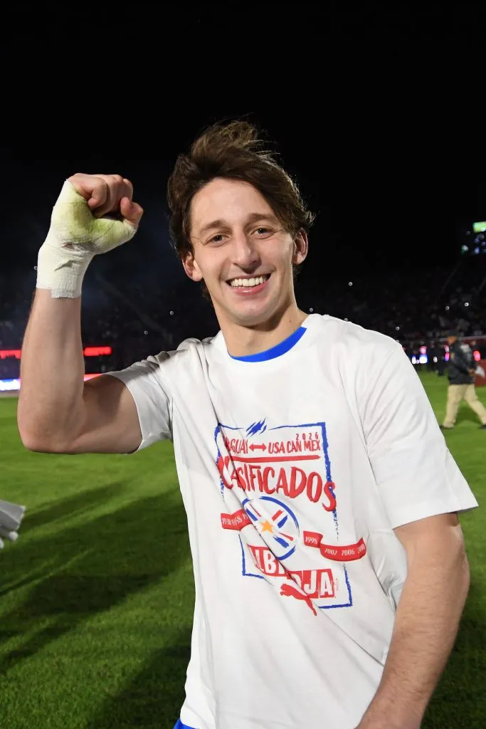 Galarza Fonda festeja la clasificación de Paraguay. (Getty)