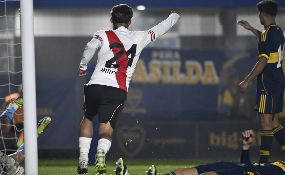 Alex Woiski puso su primer gol en River.