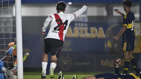 Alex Woiski puso su primer gol en River.
