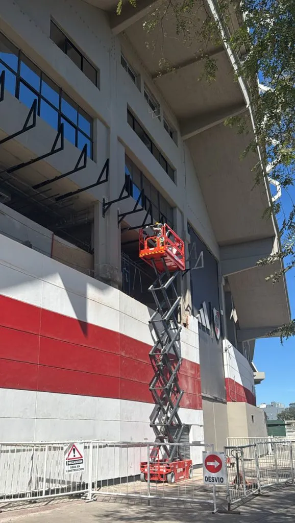 Ya se colocaron las protecciones para comenzar la obra. (Prensa River)