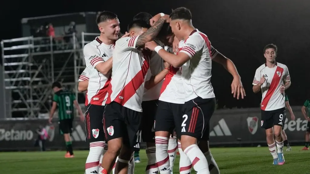 Los pibes buscarán el pase a los cuartos de final del torneo de Reserva.