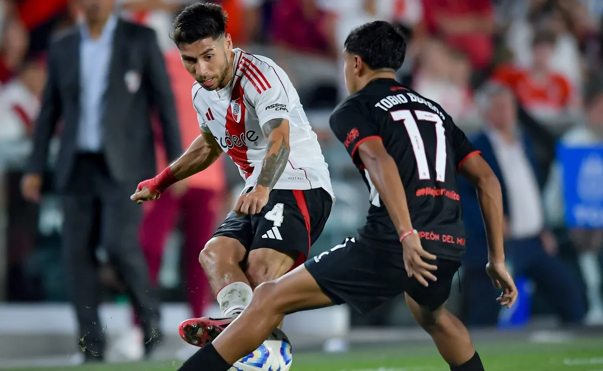River se cruza con Estudiantes.