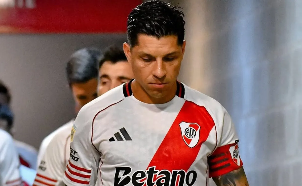 Enzo Pérez no conoce su futuro.