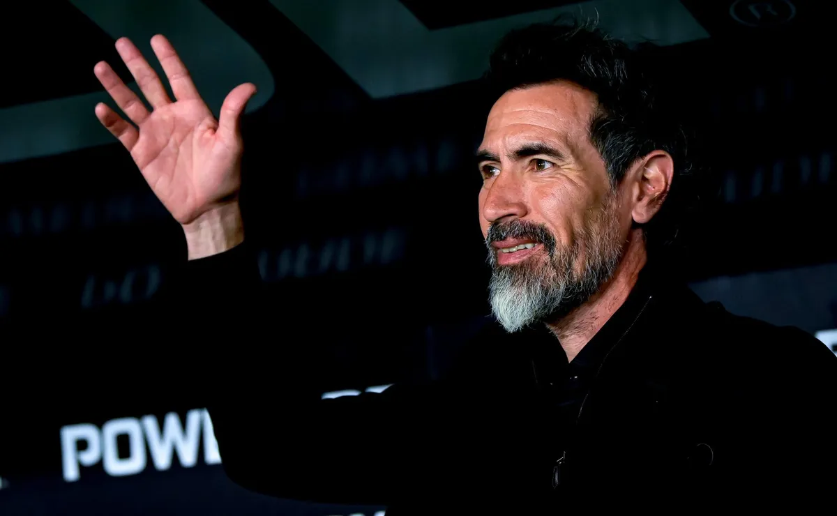 Eduardo Domínguez se quejó del arbitraje.