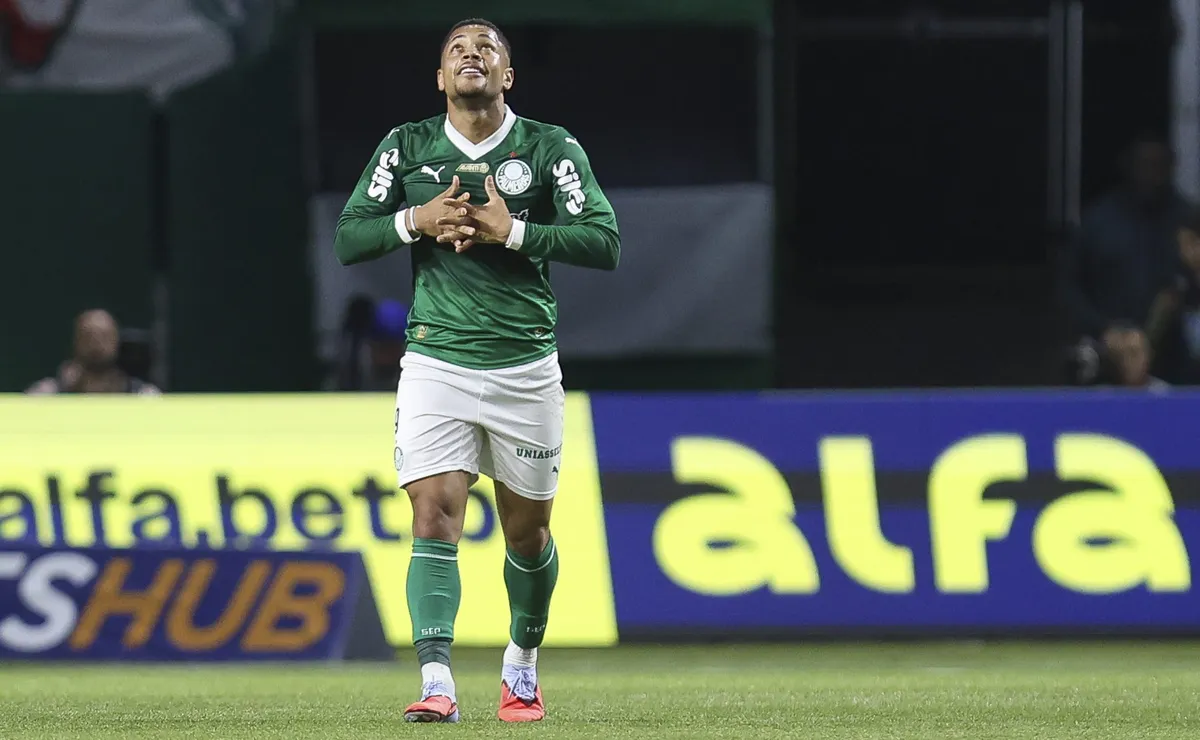 Vitor Roque, el goleador estelar de Palmeiras.