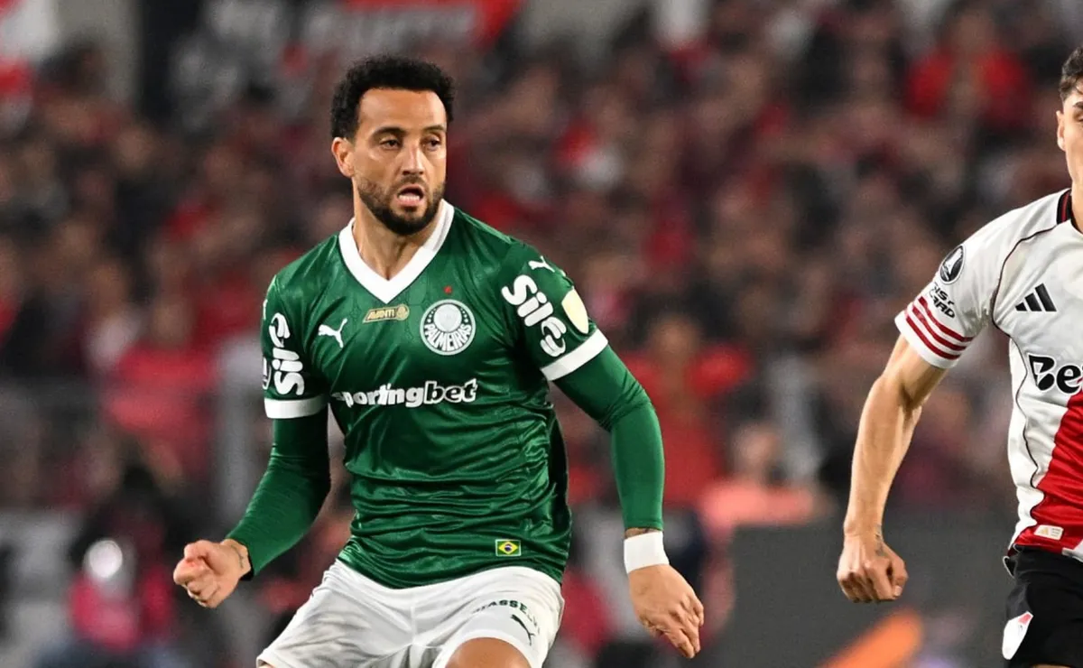 Felipe Anderson, rendido ante el Monumental.