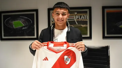 Esquivel renovó su contrato en River.