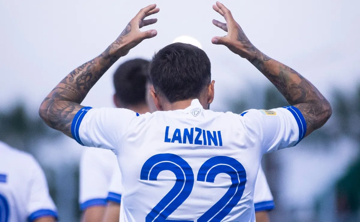 El padre de Lanzini apuntó contra Gallardo y Manu respondió.