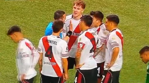 El reclamo de Colidio al árbitro Matonte en Palmeiras vs River.