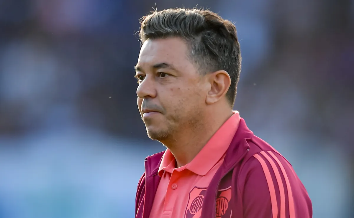 Gallardo espera por Driussi.