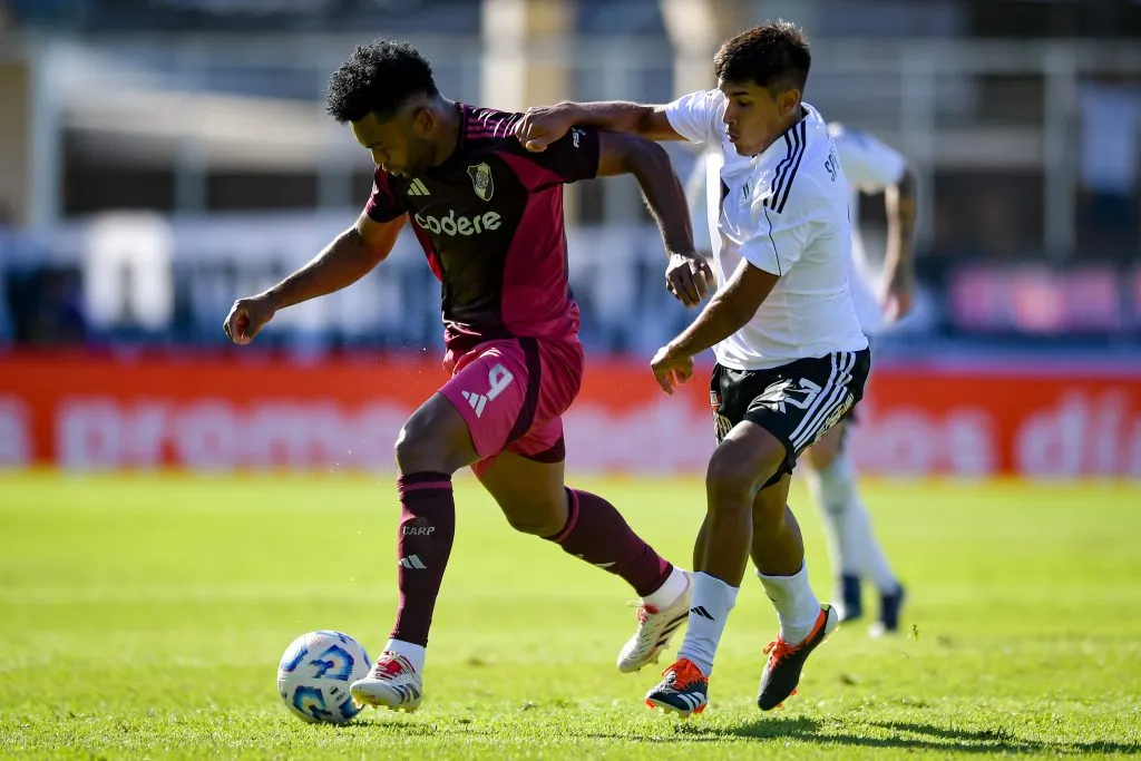 River vs. Riestra siempre se jugó en cancha del equipo blanquinegro.