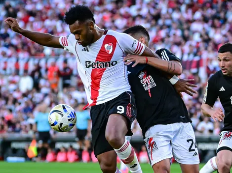 El hincha de River se hartó de Borja: silbidos y otro partido para el olvido ante Riestra